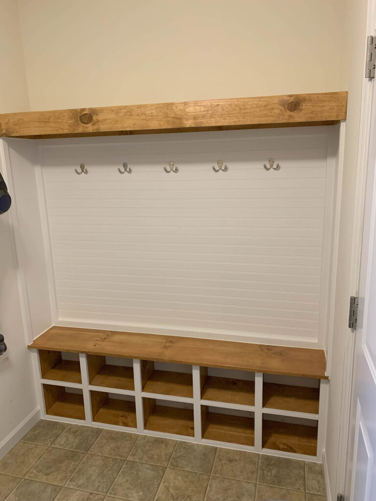 mudroom shelves 20220303